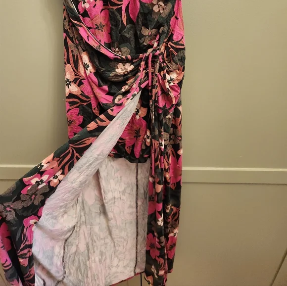 Free People Vibrant Pink and Black Backless Dress - Picture 4 of 6